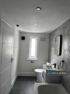 2 bedroom flat to rent, Shardeloes Road, London, SE14