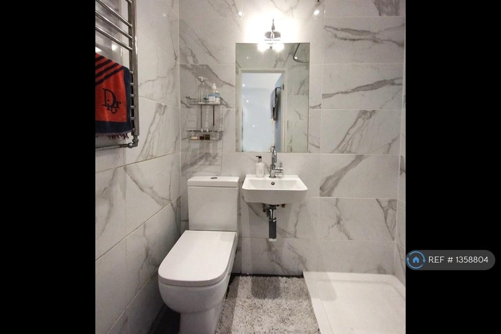Bedroom 1 Ensuite