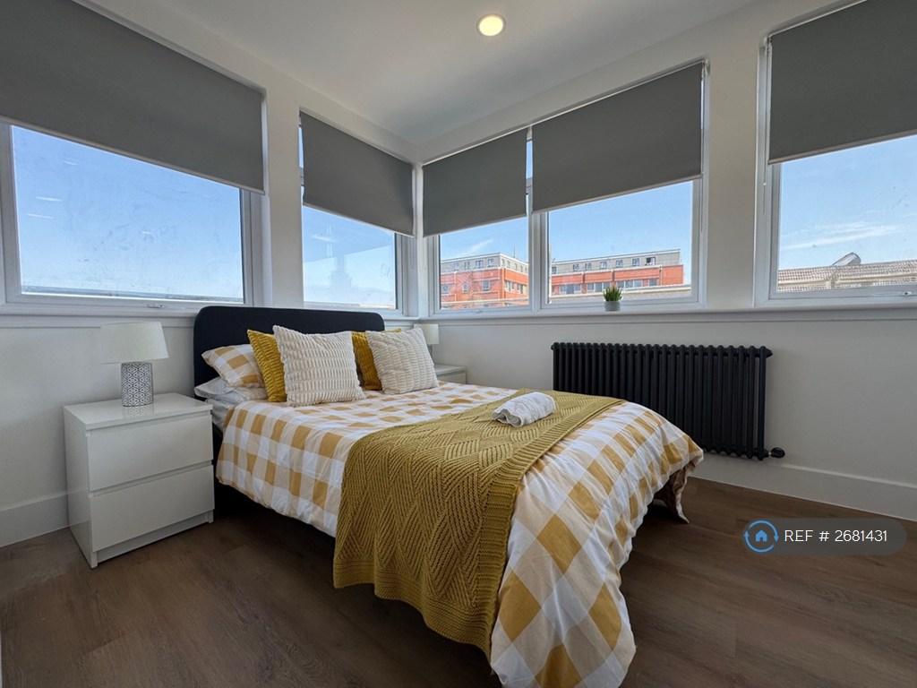 1 Bed Flat - Furnished