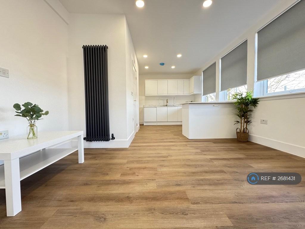 1 Bed Flat - Furnished