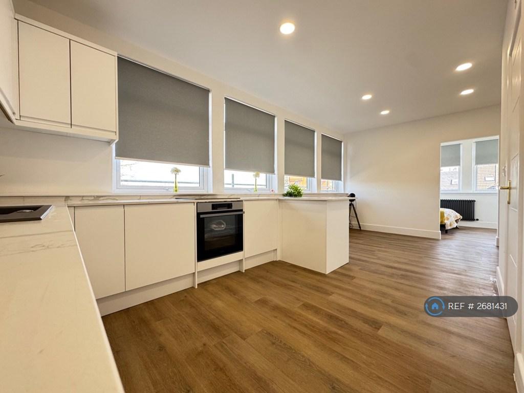 1 Bed Flat - Furnished