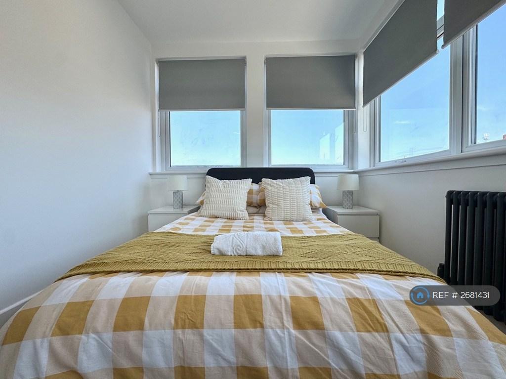 1 Bed Flat - Furnished