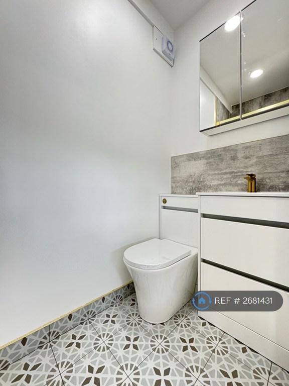 1 Bed Flat - Furnished