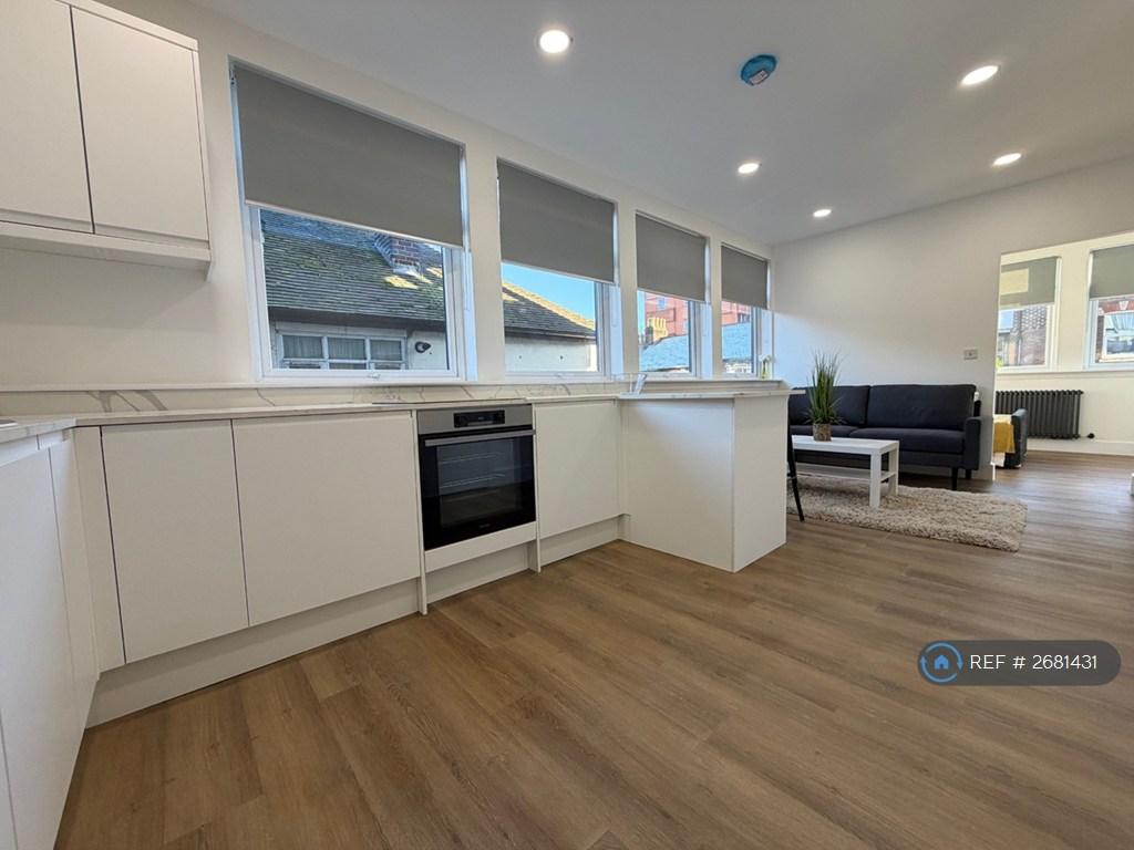 1 Bed Flat - Furnished