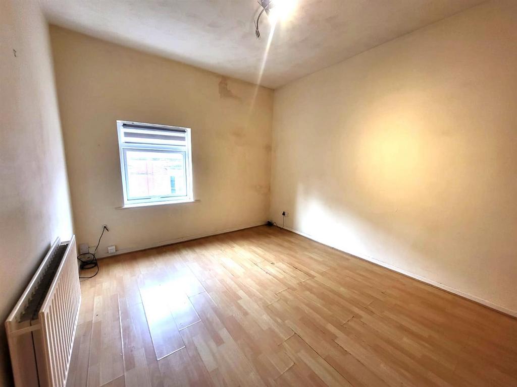 Bedroom Pic 1
