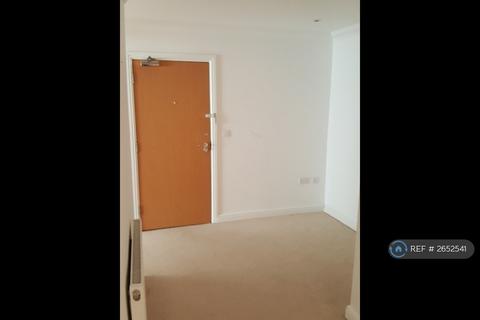 2 bedroom flat to rent, Surrey Road, Bournemouth, BH4
