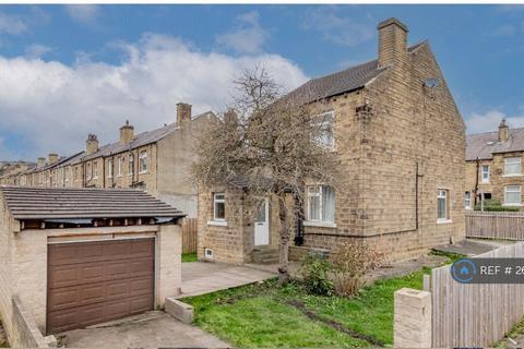 3 bedroom detached house to rent, Dewhurst Road, Huddersfield, HD2
