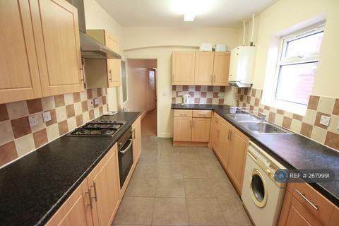 4 bedroom terraced house to rent, Norris Road, Reading, RG6
