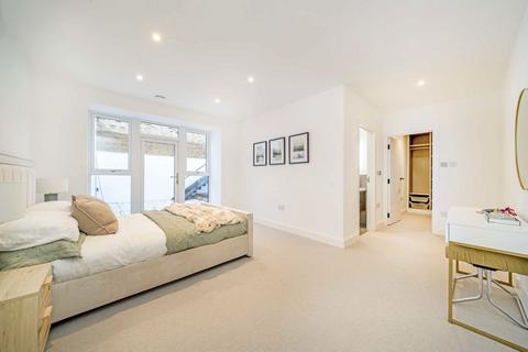 undefined, Gordon Road, London W5