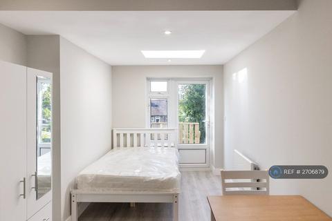 undefined, Whitton Avenue West, Greenford, UB6