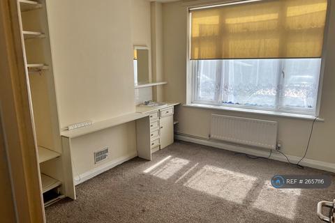 1 bedroom in a house share to rent, Albert Street, Slough, SL1
