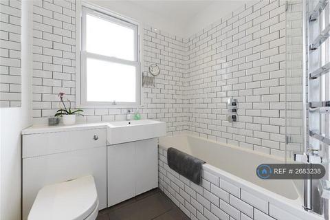 4 bedroom end of terrace house to rent, Manwood Road, London, SE4