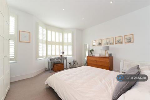 4 bedroom end of terrace house to rent, Manwood Road, London, SE4