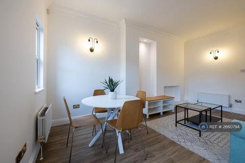 2 bedroom flat to rent, Holloway Road, London, N7
