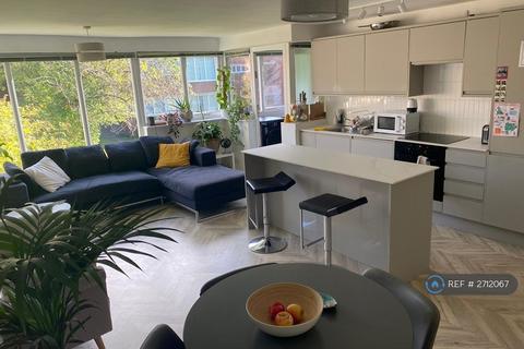2 bedroom flat to rent, Shaw Lane, Leeds, LS6
