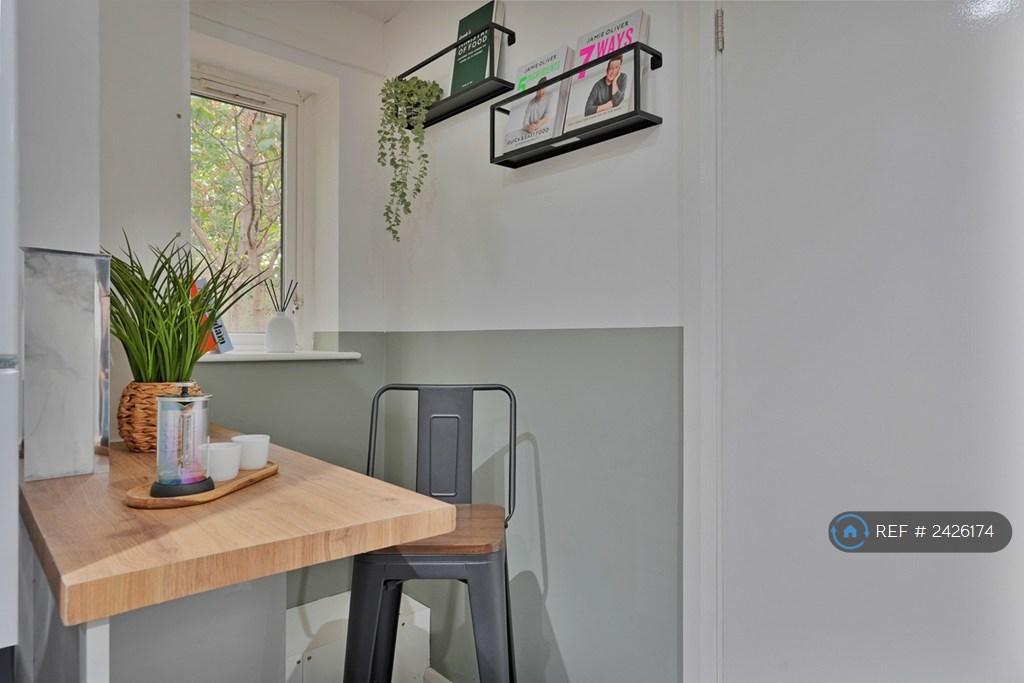 Single Dining Breakfast Bar