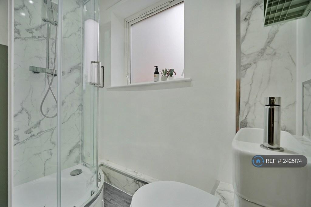 Room 5 Ensuite