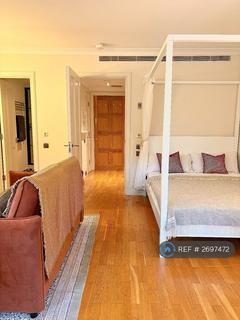 Studio to rent, Coleridge Gardens, London, SW10