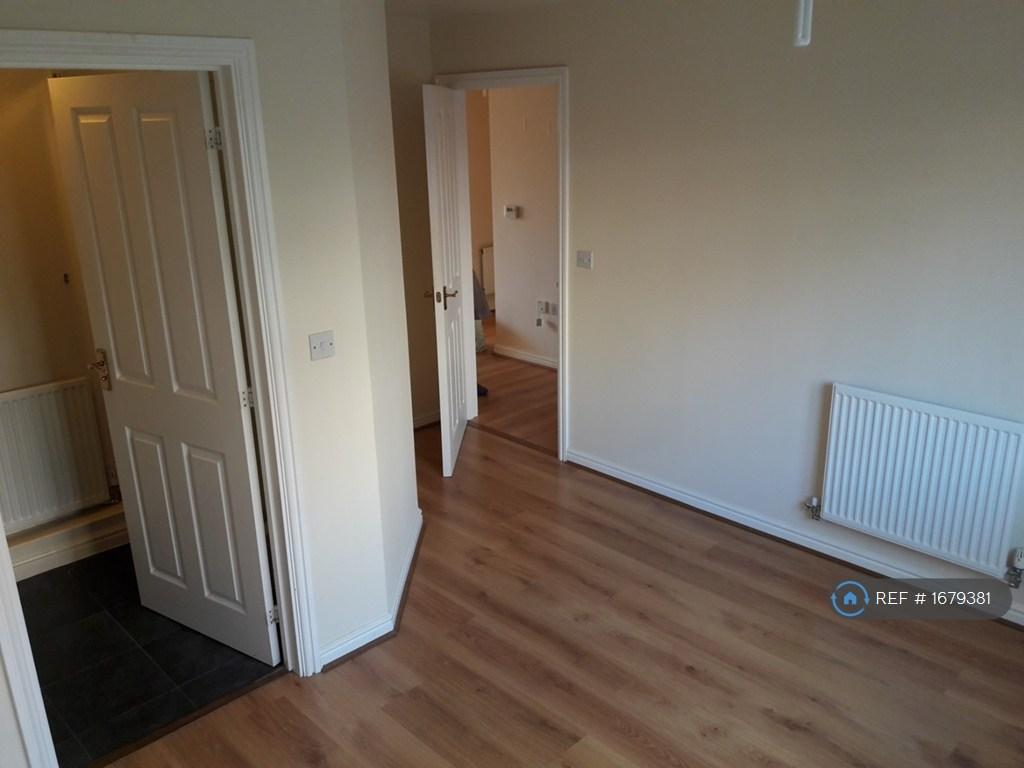 Master Bedroom With Ensuite Shower And Wc