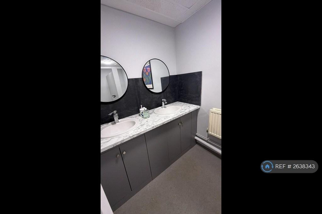 Bathroom 1st Floor