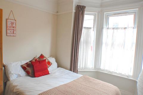 undefined, Cromer Street