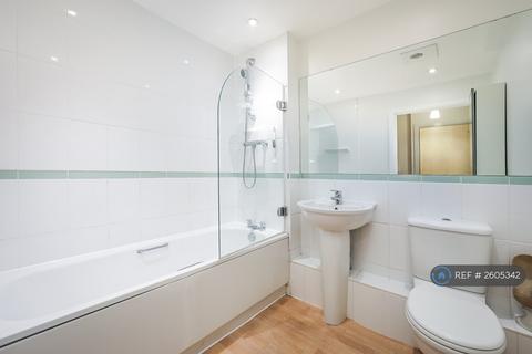 1 bedroom flat to rent, Trentham Court, London, W3