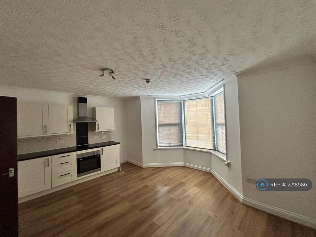 Lounge/ Kitchen