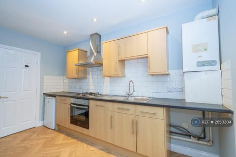1 bedroom flat to rent, Castle Road, Scarborough, YO11