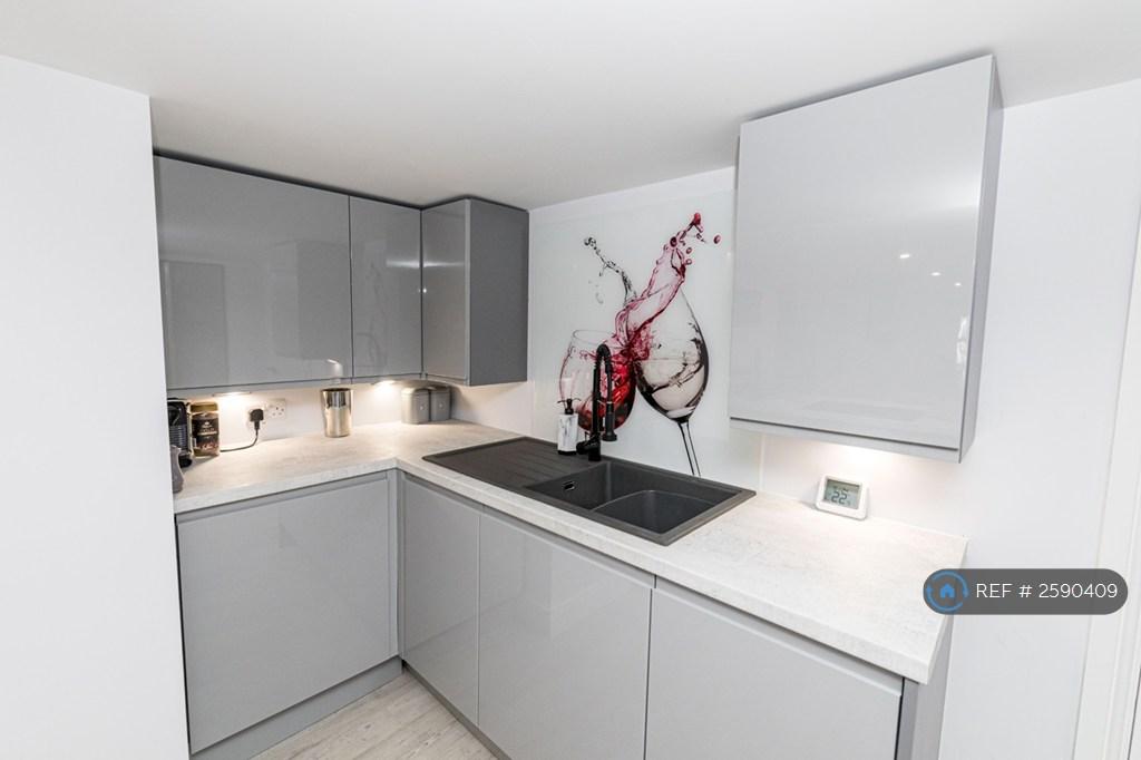 Lounge/Kitchen