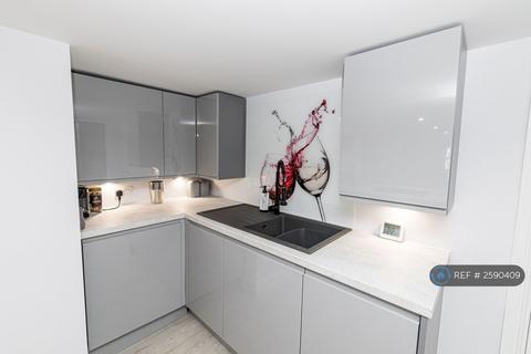 1 bedroom flat to rent, Approach Road, Poole, BH14