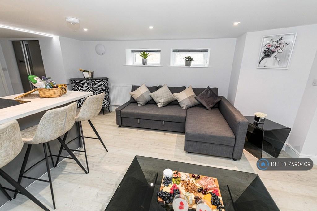 Lounge/Kitchen