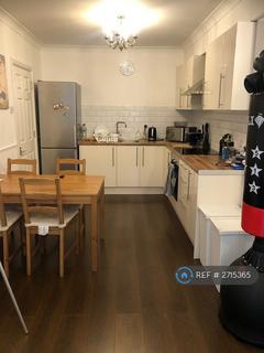 2 bedroom flat to rent, Royal Tower Lodge, London, E1
