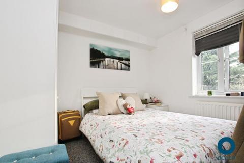 undefined, Montreal Avenue, Bristol BS7