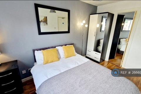 1 bedroom in a house share to rent, Charnley Mews, Whitefield, Manchester, M45