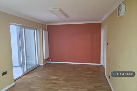 6 bedroom semi-detached house to rent, Cromwell Drive, Slough, SL1