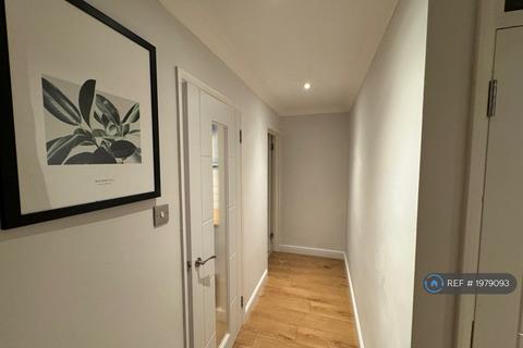 2 bedroom flat to rent, Leahurst, Eastbourne, BN20