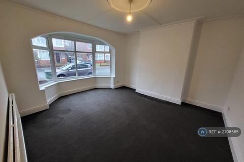 3 bedroom semi-detached house to rent, Wilton Avenue, Prestwich, Manchester, M25