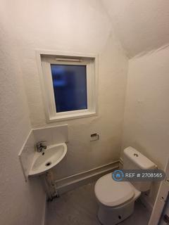 3 bedroom semi-detached house to rent, Wilton Avenue, Prestwich, Manchester, M25