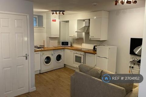 2 bedroom semi-detached house to rent, Burns Street, Nottingham, NG7