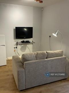 2 bedroom semi-detached house to rent, Burns Street, Nottingham, NG7