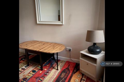 2 bedroom flat to rent, Victoria Road, Dundee, DD1