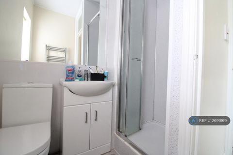 2 bedroom flat to rent, Smallwood Road, London, SW17