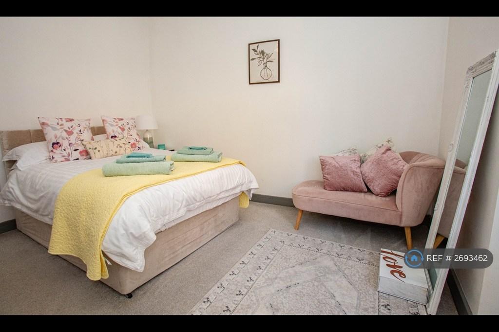 Large Bedroom