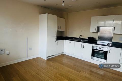 2 bedroom flat to rent, Lowry Court, Harrow, HA3