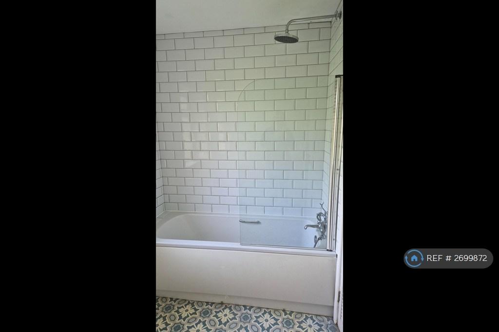 Bath With Shower