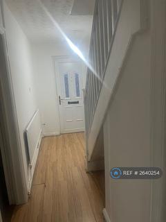 3 bedroom semi-detached house to rent, Stevenson Road, Swinton, Manchester, M27