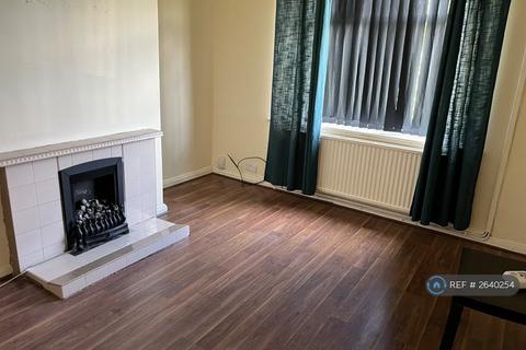 3 bedroom semi-detached house to rent, Stevenson Road, Swinton, Manchester, M27