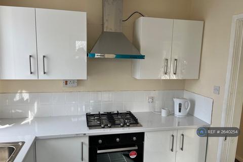 3 bedroom semi-detached house to rent, Stevenson Road, Swinton, Manchester, M27