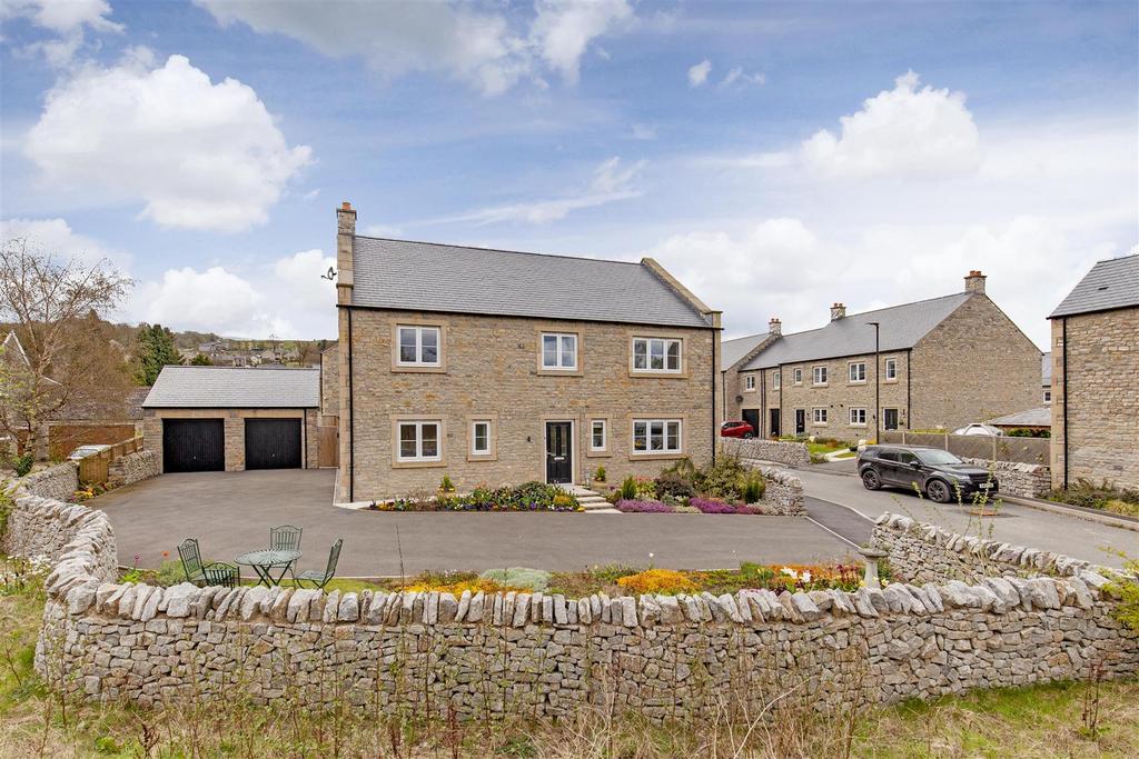 Front External-2.jpg