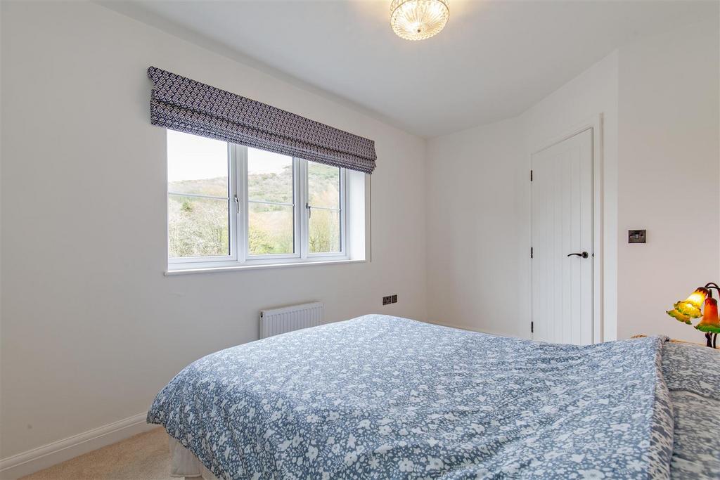 Bedroom 3-3.jpg